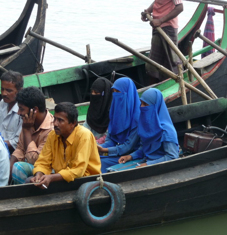 b-ch9_burqa.jpg b-ch9_burqa.jpg