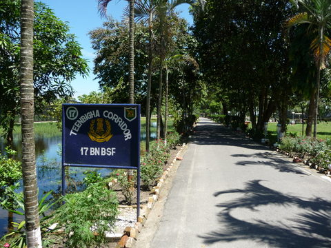 b-tb_corridor.jpg b-tb_corridor.jpg