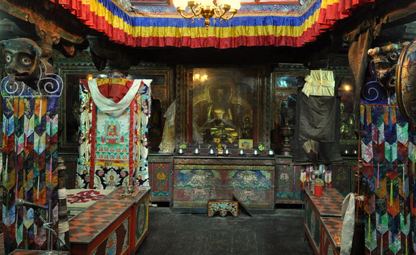 lo_tsarang_interior2.png